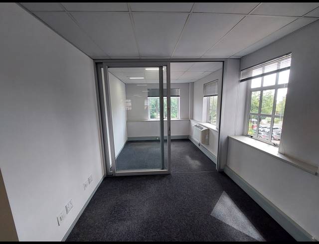 283M² OFFICE TO LET IN BRYANSTON